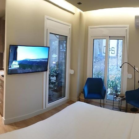 Renovated Studio With Roof Garden Access, 15 M Walk To Acropolis Appartement Athene Buitenkant foto