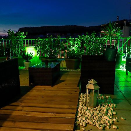Renovated Studio With Roof Garden Access, 15 M Walk To Acropolis Appartement Athene Buitenkant foto