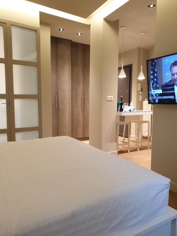 Renovated Studio With Roof Garden Access, 15 M Walk To Acropolis Appartement Athene Buitenkant foto