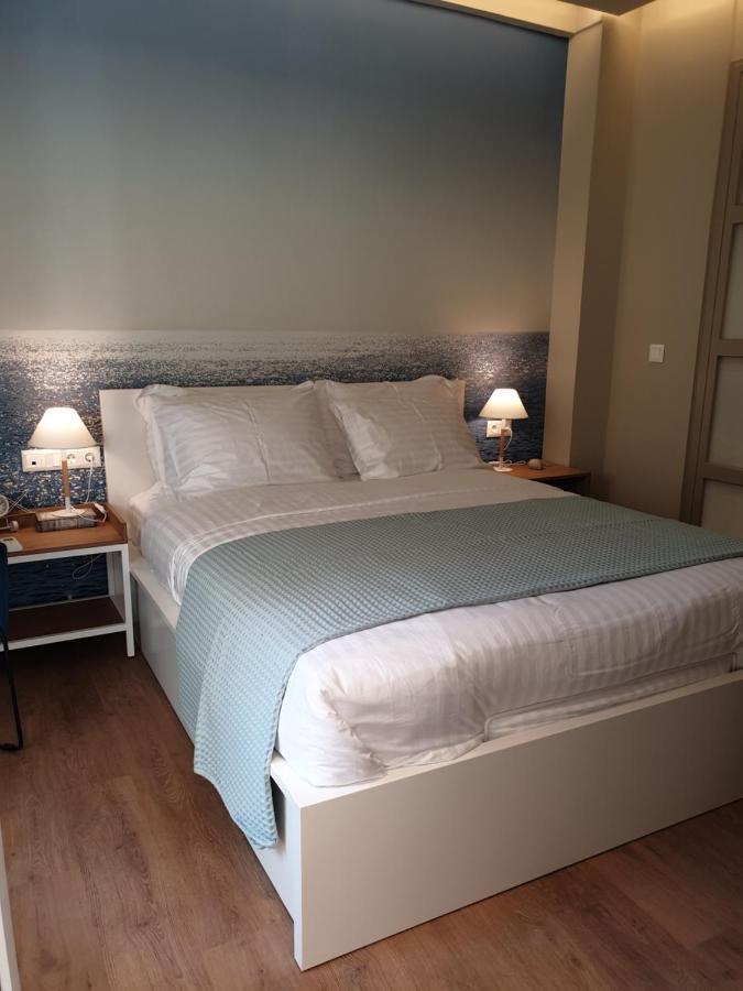 Renovated Studio With Roof Garden Access, 15 M Walk To Acropolis Appartement Athene Buitenkant foto