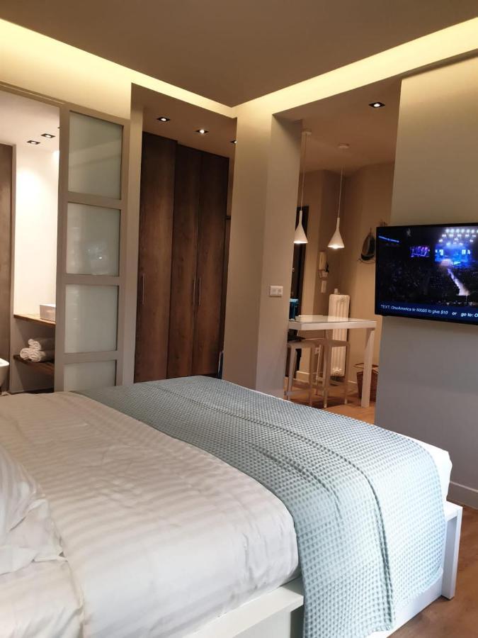 Renovated Studio With Roof Garden Access, 15 M Walk To Acropolis Appartement Athene Buitenkant foto