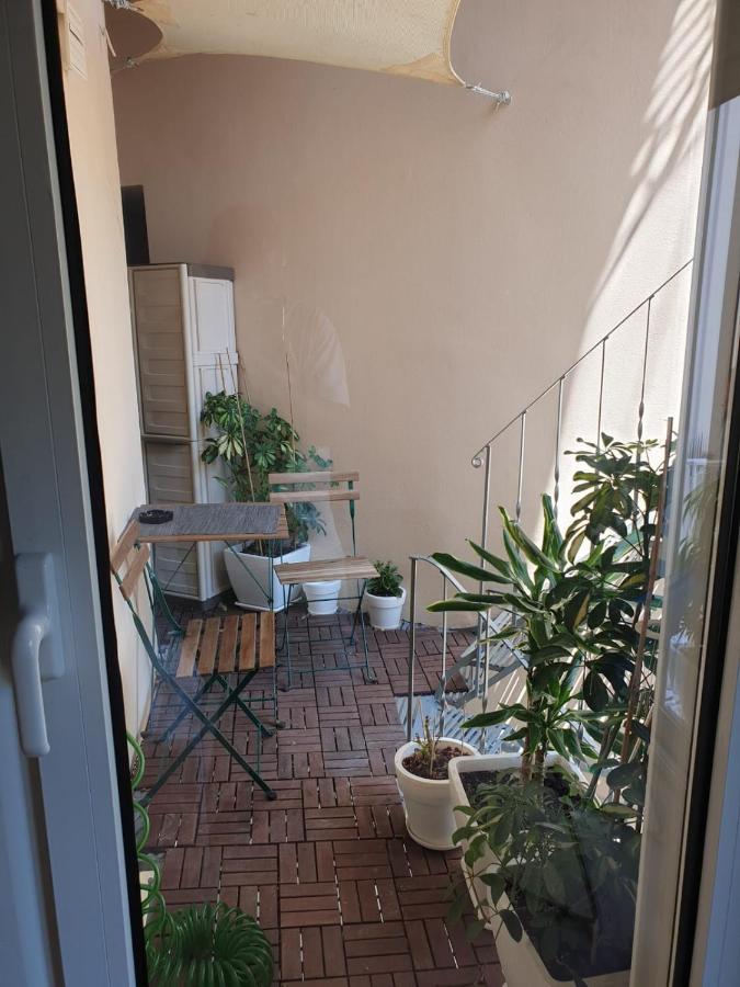 Renovated Studio With Roof Garden Access, 15 M Walk To Acropolis Appartement Athene Buitenkant foto