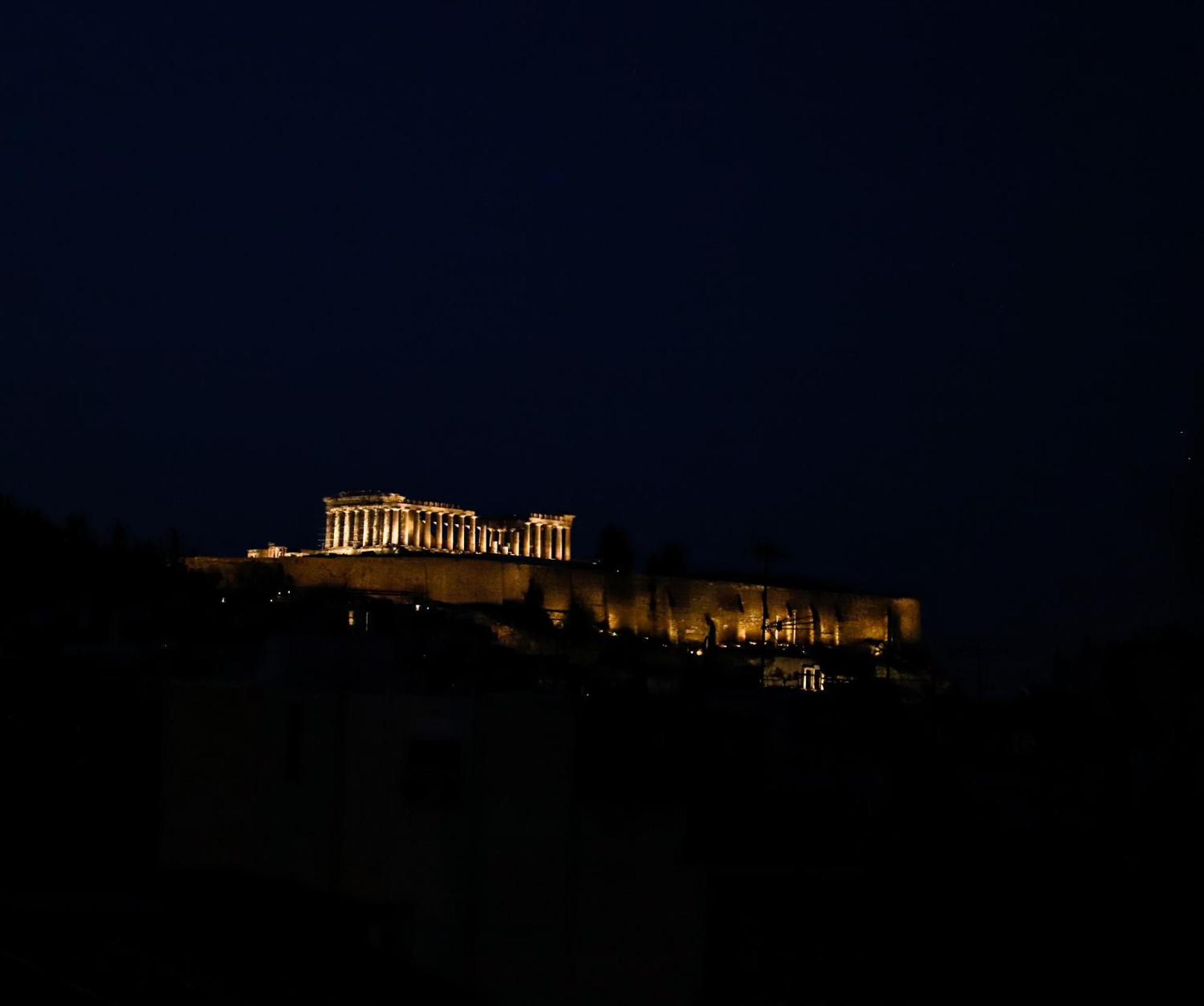 Renovated Studio With Roof Garden Access, 15 M Walk To Acropolis Appartement Athene Buitenkant foto