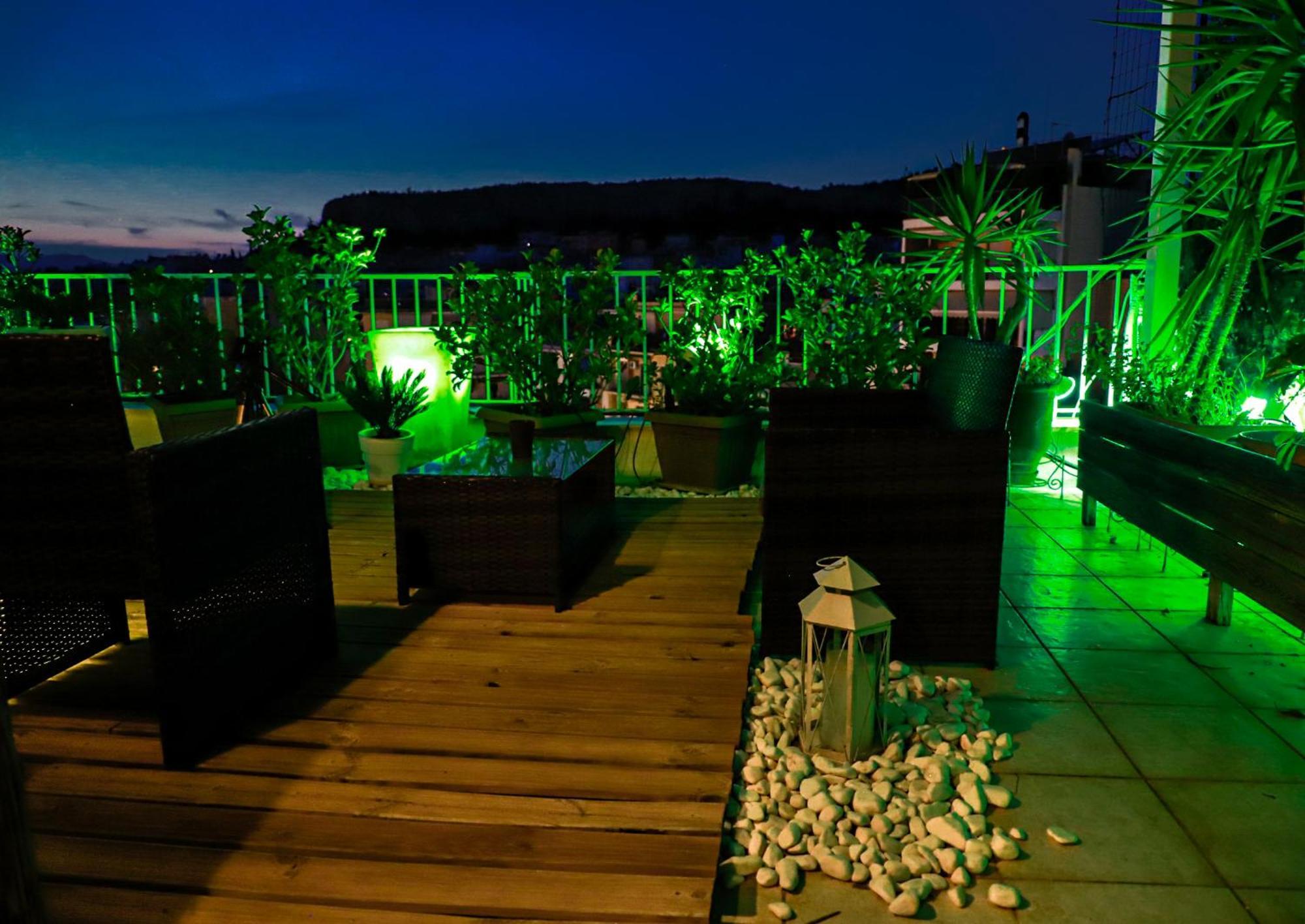Renovated Studio With Roof Garden Access, 15 M Walk To Acropolis Appartement Athene Buitenkant foto